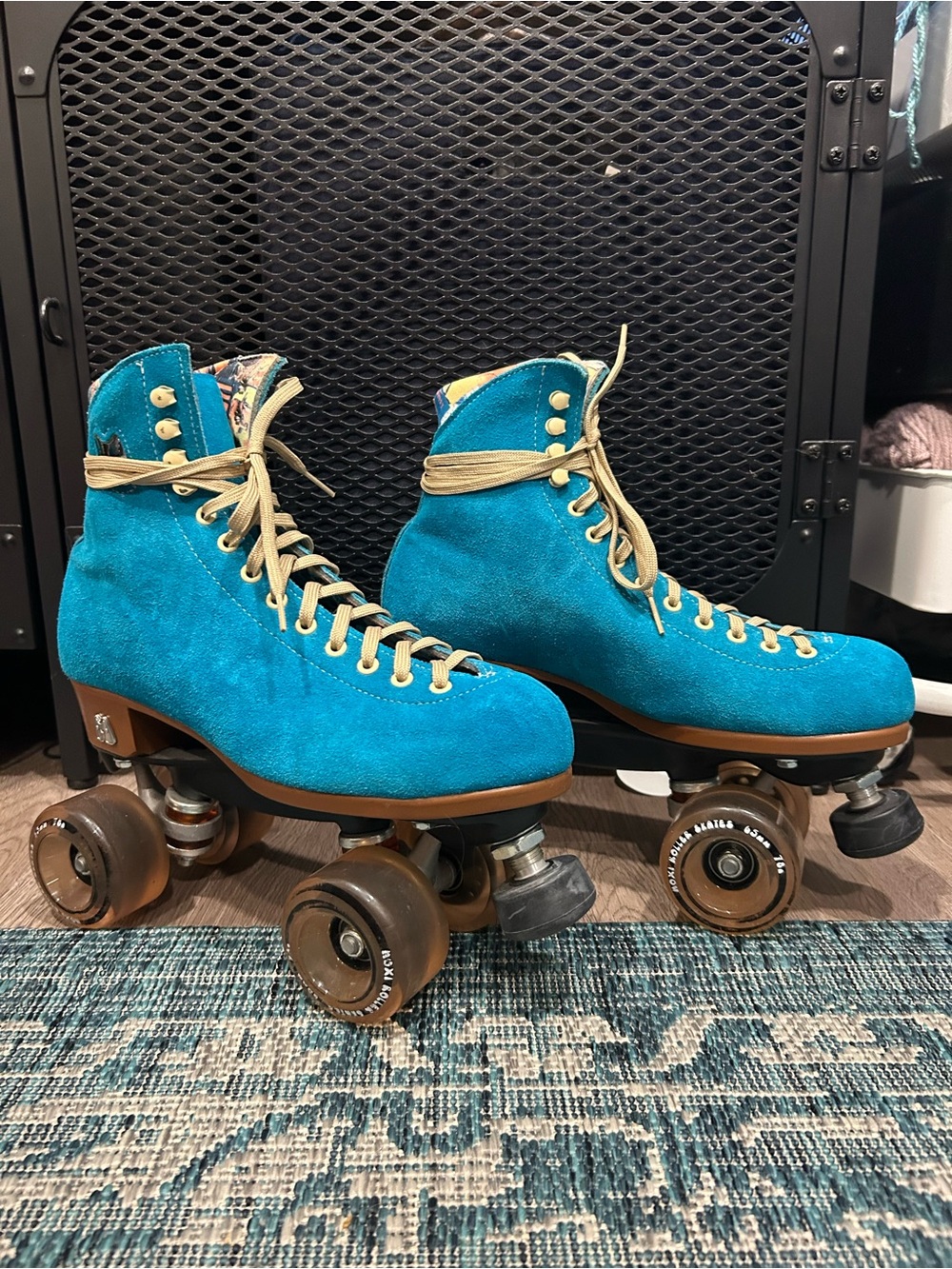 Moxi Lolly Roller Skates in Pool Blue size 8 EXTRA ACCESSORIES INCLUDED! - Picture 2 of 11